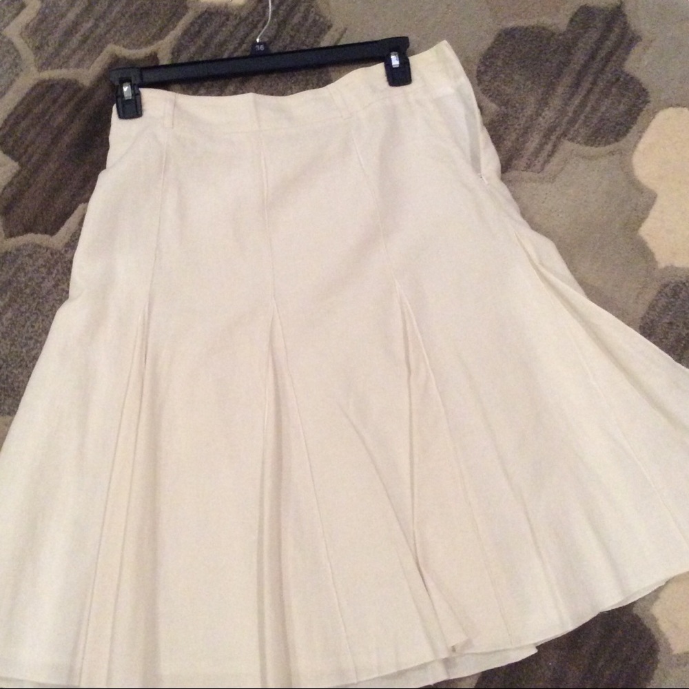 Linen skirt. Lined sz 4